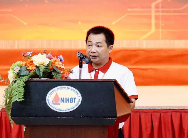 Mẹ mất do thiếu máu để truyền, người đàn ông đặt mục tiêu 100 lần hiến máu - Ảnh 1.