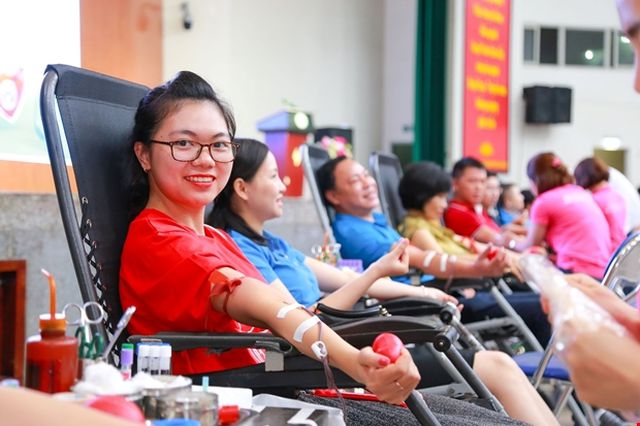 Mẹ mất do thiếu máu để truyền, người đàn ông đặt mục tiêu 100 lần hiến máu - Ảnh 4.