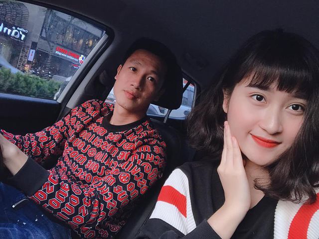 Hoàn hảo như bạn gái cầu thủ Huy Hùng: xinh, giỏi nấu ăn, kiếm tiền, chăm bạn trai - Ảnh 2. Hoàn hảo như bạn gái cầu thủ Huy Hùng: xinh, giỏi nấu ăn, kiếm tiền, chăm bạn trai - Ảnh 2.