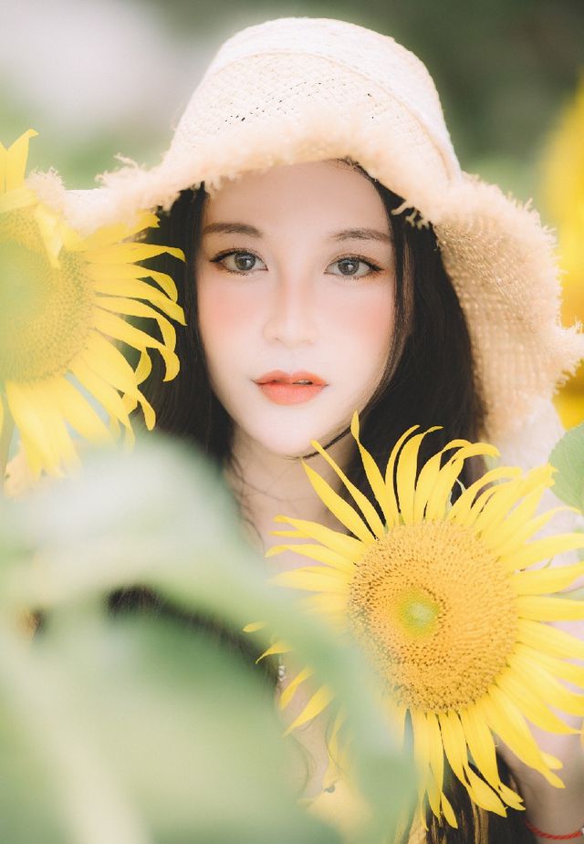 Hot girl ĐH Thương mại gây thương nhớ với bộ ảnh bên hoa hướng dương - Ảnh 10.