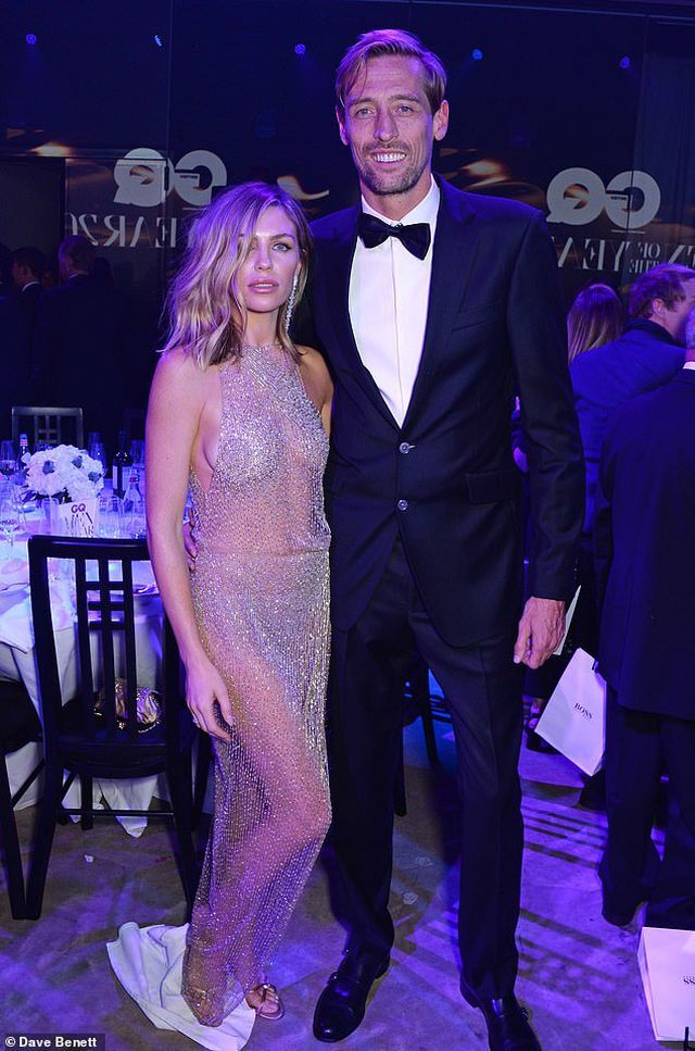 Siêu mẫu Abbey Clancy sinh con thứ 4 - Ảnh 7.