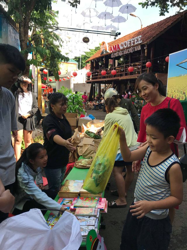 Đắk Lắk: Ý nghĩa chương trình đổi rác thải nhựa lấy rau sạch - Ảnh 3.