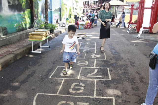 Đắk Lắk: Ý nghĩa chương trình đổi rác thải nhựa lấy rau sạch - Ảnh 7.