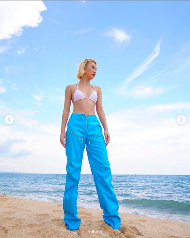 Hot girl Việt đua nhau khoe dáng nóng bỏng trên bãi biển mùa hè - Ảnh 1.
