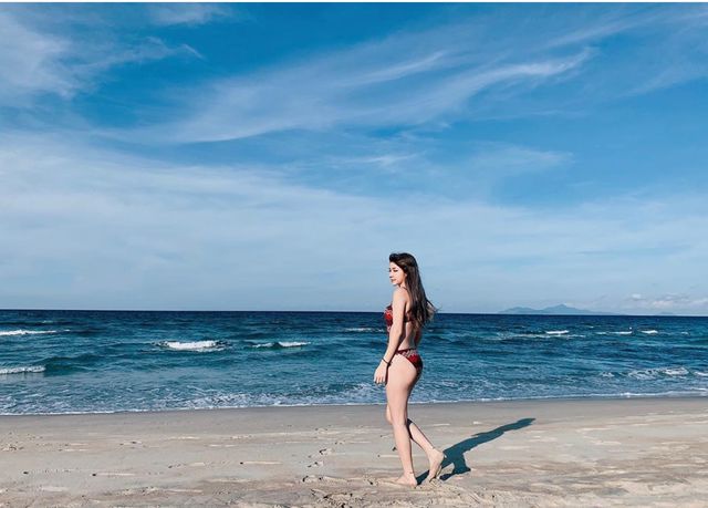 Hot girl Việt đua nhau khoe dáng nóng bỏng trên bãi biển mùa hè - Ảnh 7.