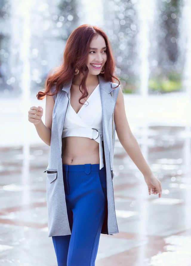 Những nữ ca sĩ sở hữu nhan sắc xinh đẹp như hoa hậu - Ảnh 12. Những nữ ca sĩ sở hữu nhan sắc xinh đẹp như hoa hậu - Ảnh 12.
