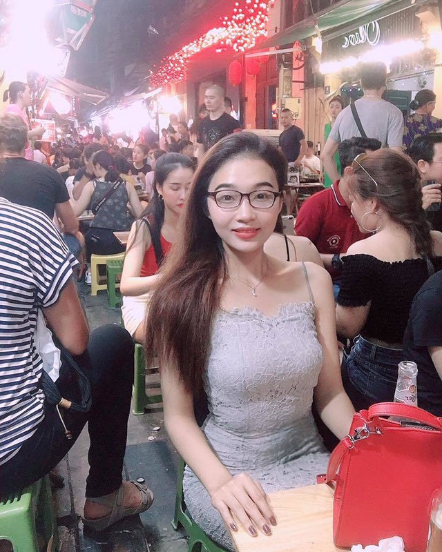 Hoàng Thuỳ tiết lộ số đo 3 vòng của em gái đẹp hơn mình - Ảnh 15. Hoàng Thuỳ tiết lộ số đo 3 vòng của em gái đẹp hơn mình - Ảnh 15.