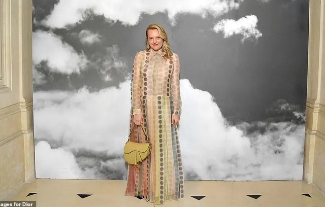 Nick Jonas hạnh phúc đưa vợ hơn 10 tuổi đi xem thời trang - Ảnh 11. Nick Jonas hạnh phúc đưa vợ hơn 10 tuổi đi xem thời trang - Ảnh 11.