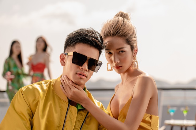 Trọng Hiếu khoe sáu múi bên dàn mẫu nóng bỏng - Ảnh 3. Trọng Hiếu khoe sáu múi bên dàn mẫu nóng bỏng - Ảnh 3.
