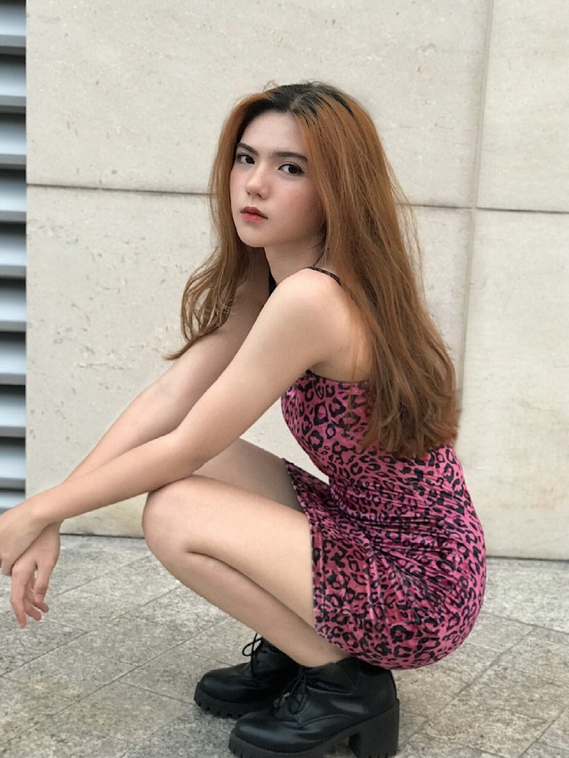 Hot girl 16 tuổi mặt đẹp như tạc nhưng hầu như không cười khi chụp ảnh - Ảnh 5. Hot girl 16 tuổi mặt đẹp như tạc nhưng hầu như không cười khi chụp ảnh - Ảnh 5.