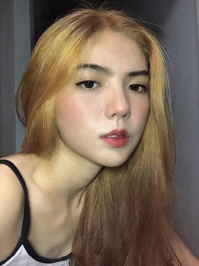 Hot girl 16 tuổi mặt đẹp như tạc nhưng hầu như không cười khi chụp ảnh - Ảnh 7. Hot girl 16 tuổi mặt đẹp như tạc nhưng hầu như không cười khi chụp ảnh - Ảnh 7.