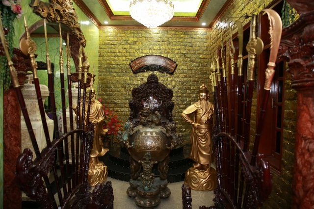 Vẻ khác lạ bên trong biệt thự triệu đô của Ngọc Sơn sau 20 năm - Ảnh 2. Vẻ khác lạ bên trong biệt thự triệu đô của Ngọc Sơn sau 20 năm - Ảnh 2.