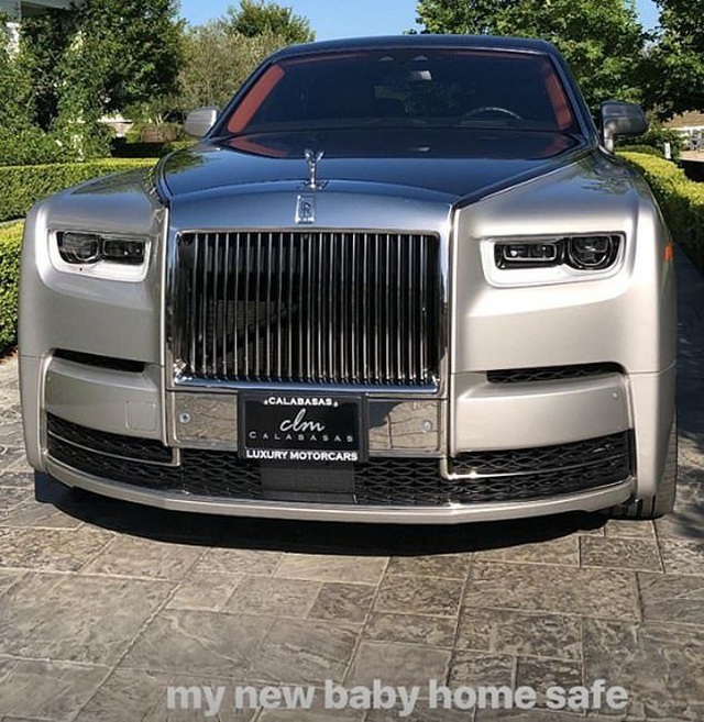 Dàn siêu xe ấn tượng của Kylie Jenner - Ảnh 2.