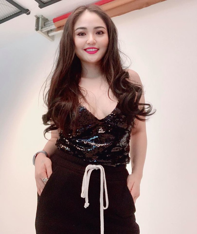 Tú Dưa bị vợ 3 “tố”: “Khéo ở đâu ấy chứ không biết nịnh vợ” - Ảnh 6. Tú Dưa bị vợ 3 “tố”: “Khéo ở đâu ấy chứ không biết nịnh vợ” - Ảnh 6.