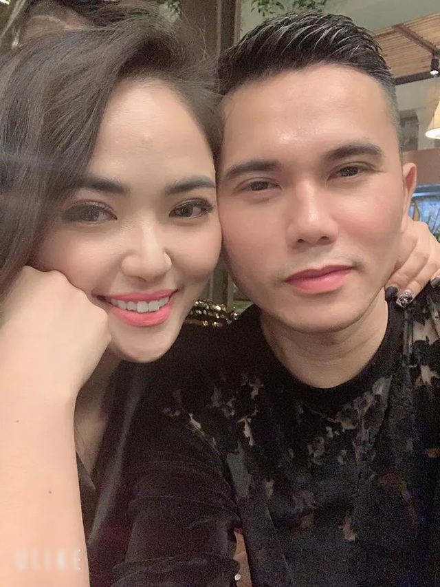 Tú Dưa bị vợ 3 “tố”: “Khéo ở đâu ấy chứ không biết nịnh vợ” - Ảnh 11. Tú Dưa bị vợ 3 “tố”: “Khéo ở đâu ấy chứ không biết nịnh vợ” - Ảnh 11.