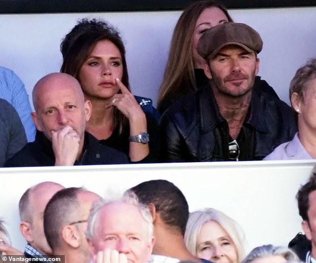 Vợ chồng Beckham sành điệu đi xem ca nhạc - Ảnh 5. Vợ chồng Beckham sành điệu đi xem ca nhạc - Ảnh 5.