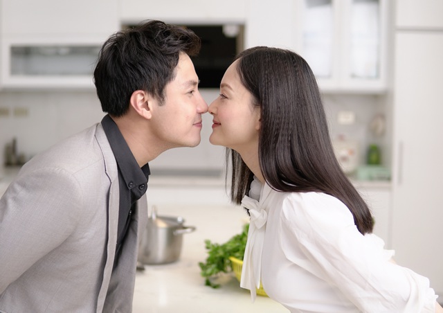 Lan Phương kể hậu trường “Nàng dâu order”: Cho con bú, nude dưới cái lạnh 5 độ - Ảnh 6. Lan Phương kể hậu trường “Nàng dâu order”: Cho con bú, nude dưới cái lạnh 5 độ - Ảnh 6.