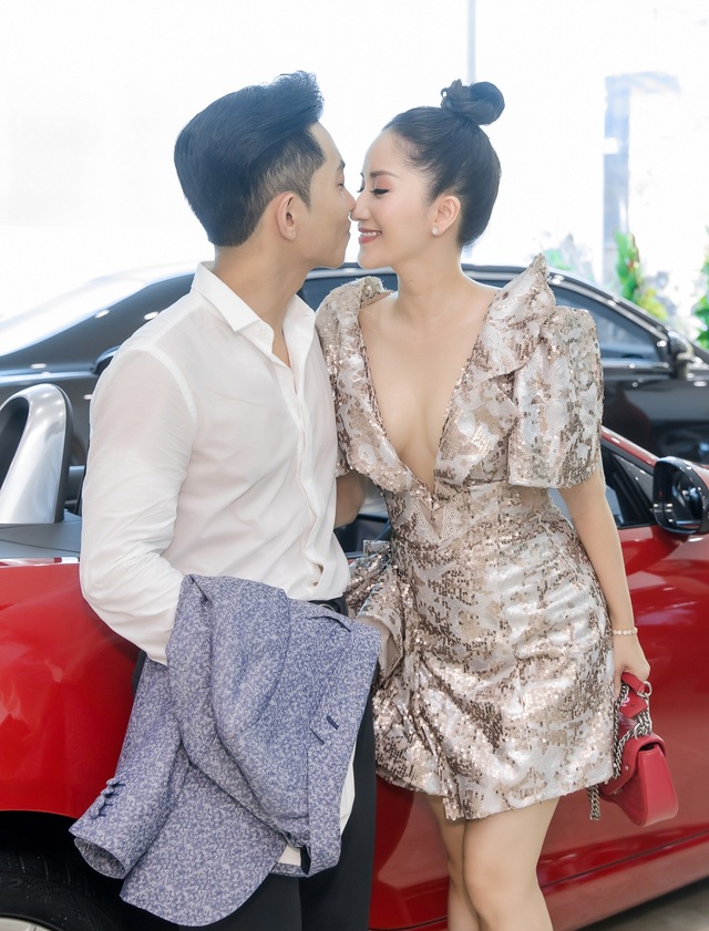 Khánh Thi khoe đã tìm lại được 4 vali hành lý thất lạc - Ảnh 2.