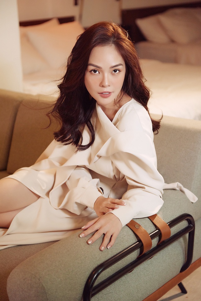 Ly hôn chồng Việt kiều, Dương Cẩm Lynh vẫn chưa tìm lại niềm tin ở hôn nhân - Ảnh 7. Ly hôn chồng Việt kiều, Dương Cẩm Lynh vẫn chưa tìm lại niềm tin ở hôn nhân - Ảnh 7.
