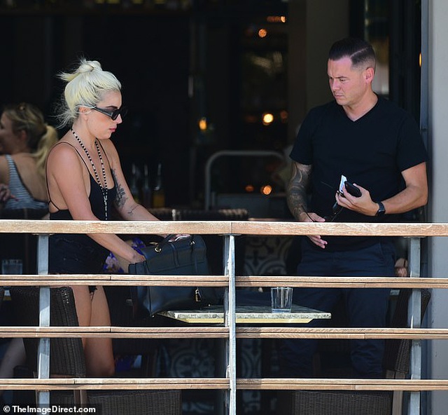 Lady Gaga có bồ mới - Ảnh 5. Lady Gaga có bồ mới - Ảnh 5.