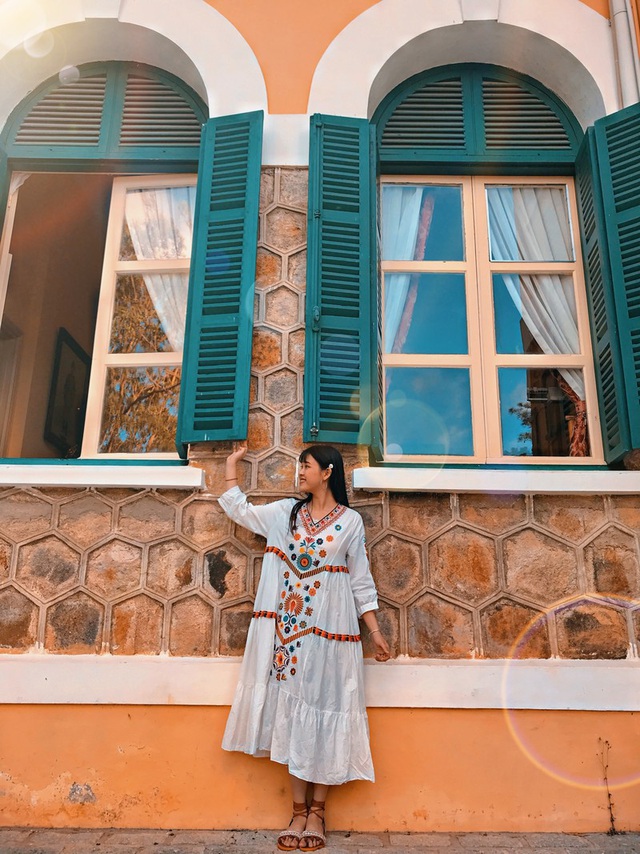 &Aacute; kh&ocirc;i sinh vi&ecirc;n Việt Nam vừa xinh đẹp vừa học giỏi Văn - Ảnh 4.