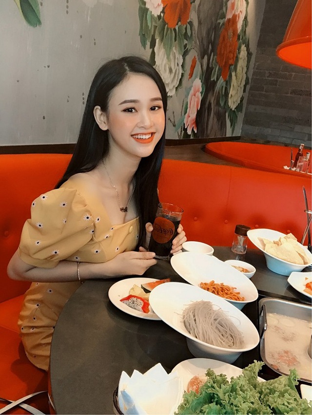 &Aacute; kh&ocirc;i sinh vi&ecirc;n Việt Nam vừa xinh đẹp vừa học giỏi Văn - Ảnh 8.