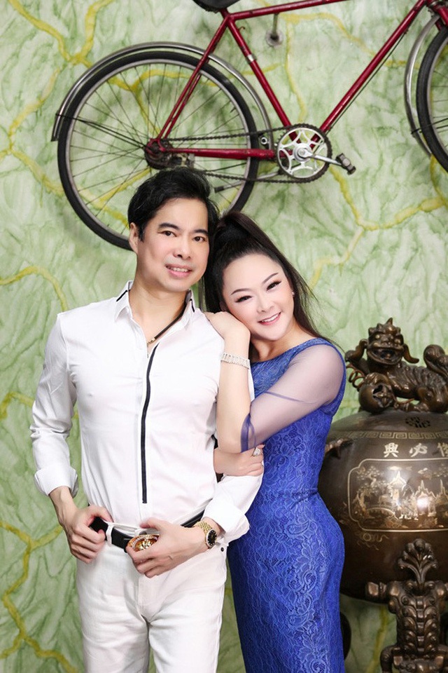 Ca sĩ Ngọc Sơn khoe ảnh cưới, chuẩn bị kết hôn ở tuổi 50? - Ảnh 4. Ca sĩ Ngọc Sơn khoe ảnh cưới, chuẩn bị kết hôn ở tuổi 50? - Ảnh 4.