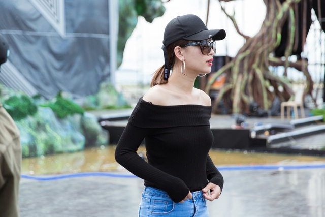 Chi Pu, Ái Phương khoe vai trần gợi cảm tại buổi tổng duyệt Miss World Việt Nam 2019 - Ảnh 4. Chi Pu, Ái Phương khoe vai trần gợi cảm tại buổi tổng duyệt Miss World Việt Nam 2019 - Ảnh 4.
