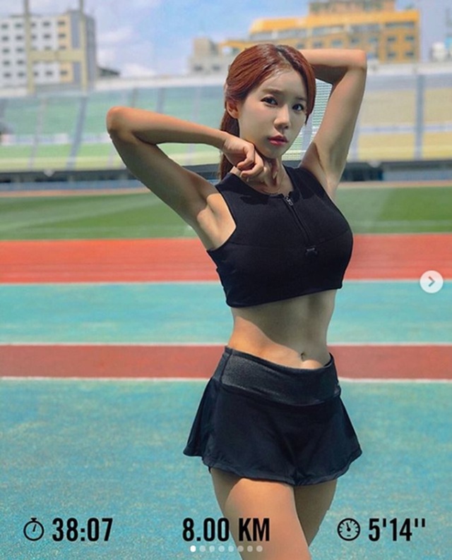 Nữ giảng viên hot nhất Hàn Quốc giữ body siêu hấp dẫn nhờ đi bộ - Ảnh 10.