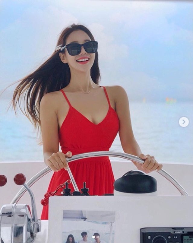 Nữ giảng viên hot nhất Hàn Quốc giữ body siêu hấp dẫn nhờ đi bộ - Ảnh 11.