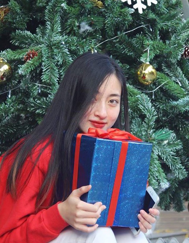 Nhan sắc đời thường của Hoa hậu Thế giới Việt Nam 2019 Lương Thùy Linh - Ảnh 10.
