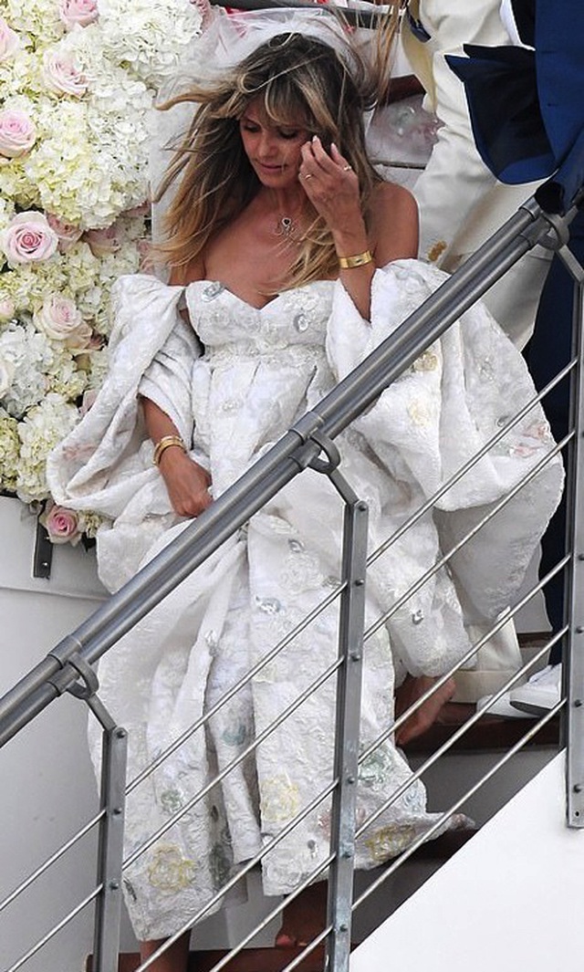 Heidi Klum đẹp tựa nữ thần trong lần hai cưới ông xã kém 17 tuổi - Ảnh 3.