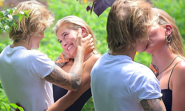 Justin Bieber và vợ dạo phố cuối tuần - Ảnh 7.