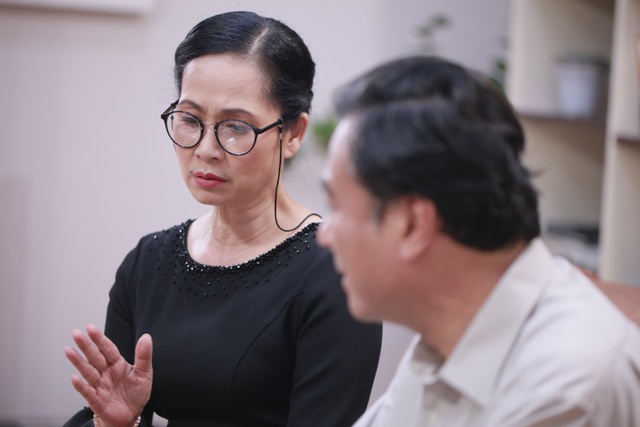 NSND Lan Hương tái xuất với vai trưởng phòng cay nghiệt trong phim mới - Ảnh 3. NSND Lan Hương tái xuất với vai trưởng phòng cay nghiệt trong phim mới - Ảnh 3.