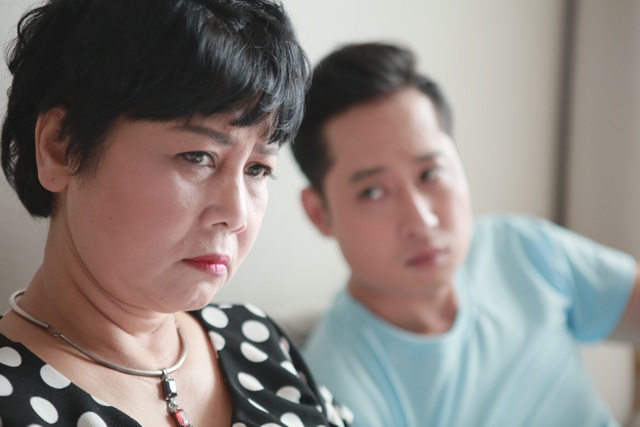 NSND Lan Hương tái xuất với vai trưởng phòng cay nghiệt trong phim mới - Ảnh 4. NSND Lan Hương tái xuất với vai trưởng phòng cay nghiệt trong phim mới - Ảnh 4.