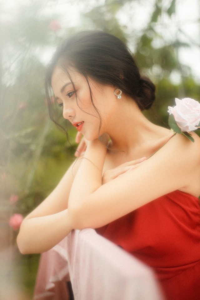 Nàng thơ Hà thành “đốn tim” người đối diện từ ánh nhìn đầu tiên - Ảnh 4. Nàng thơ Hà thành “đốn tim” người đối diện từ ánh nhìn đầu tiên - Ảnh 4.