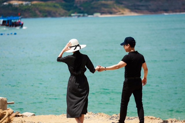Ngọc Sơn tiết lộ về bộ ảnh cưới kỳ lạ cùng danh tính “cô dâu bí ẩn” - Ảnh 10.