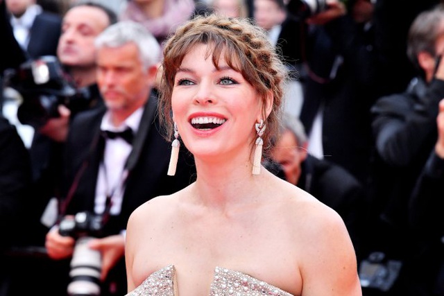 Milla Jovovich mang bầu lần ba - Ảnh 4. Milla Jovovich mang bầu lần ba - Ảnh 4.