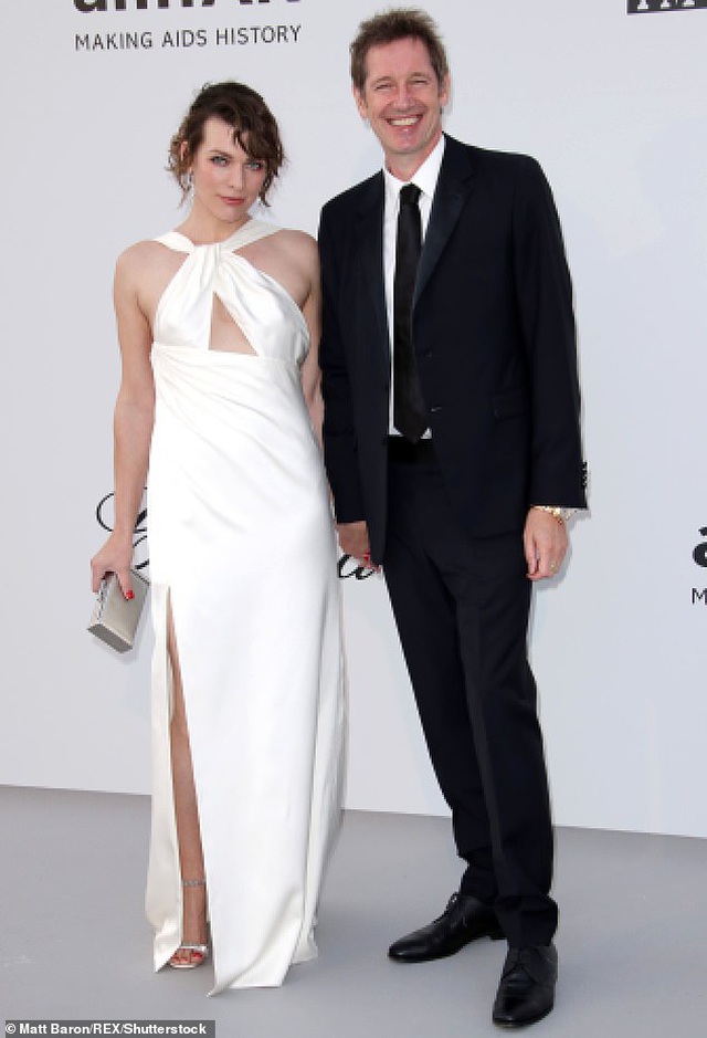 Milla Jovovich mang bầu lần ba - Ảnh 5. Milla Jovovich mang bầu lần ba - Ảnh 5.