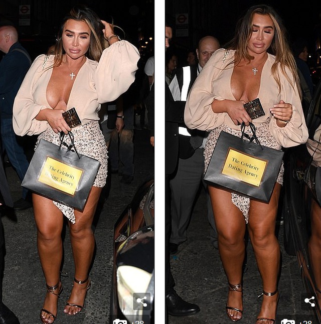 Lauren Goodger xộc xệch rời quán bar - Ảnh 4. Lauren Goodger xộc xệch rời quán bar - Ảnh 4.