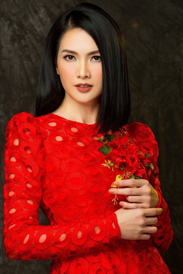 Anh Thư khoe cơ bụng săn chắc, vẻ đẹp quyến rũ ở tuổi 37 - Ảnh 4. Anh Thư khoe cơ bụng săn chắc, vẻ đẹp quyến rũ ở tuổi 37 - Ảnh 4.
