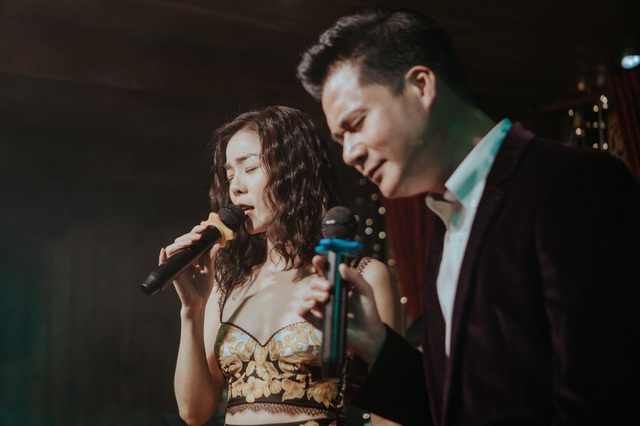 Vợ chồng Cẩm Vân - Ảnh 2. Vợ chồng Cẩm Vân - Ảnh 2.