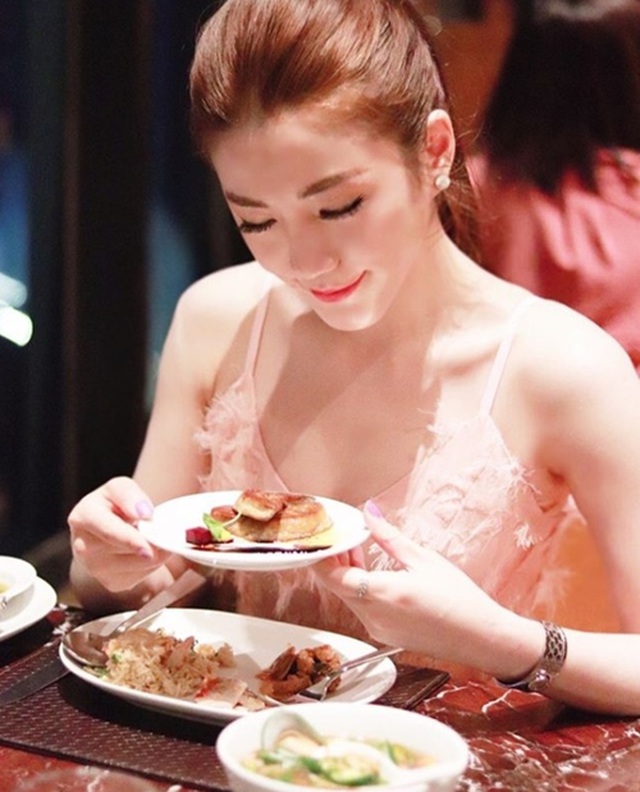 Cô giáo kiêm tiếp viên hàng không hot nhất Thái Lan đẹp nhờ chăm sóc kỳ công - Ảnh 6. Cô giáo kiêm tiếp viên hàng không hot nhất Thái Lan đẹp nhờ chăm sóc kỳ công - Ảnh 6.