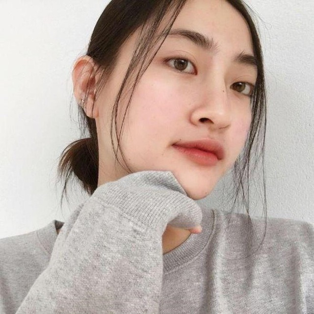 So nhan sắc mặt mộc của Hoa hậu Đỗ Mỹ Linh và Lương Thuỳ Linh - Ảnh 15. So nhan sắc mặt mộc của Hoa hậu Đỗ Mỹ Linh và Lương Thuỳ Linh - Ảnh 15.