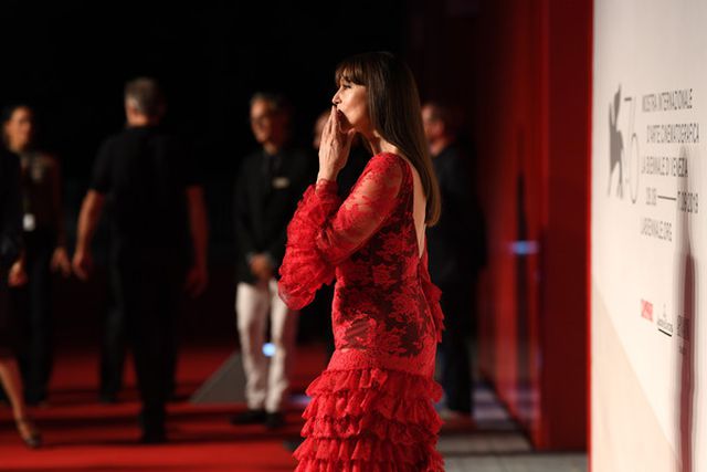 Monica Bellucci: 55 tuổi vẫn xinh đẹp hút hồn - Ảnh 3. Monica Bellucci: 55 tuổi vẫn xinh đẹp hút hồn - Ảnh 3.