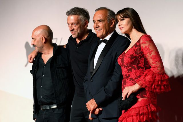 Monica Bellucci: 55 tuổi vẫn xinh đẹp hút hồn - Ảnh 4. Monica Bellucci: 55 tuổi vẫn xinh đẹp hút hồn - Ảnh 4.