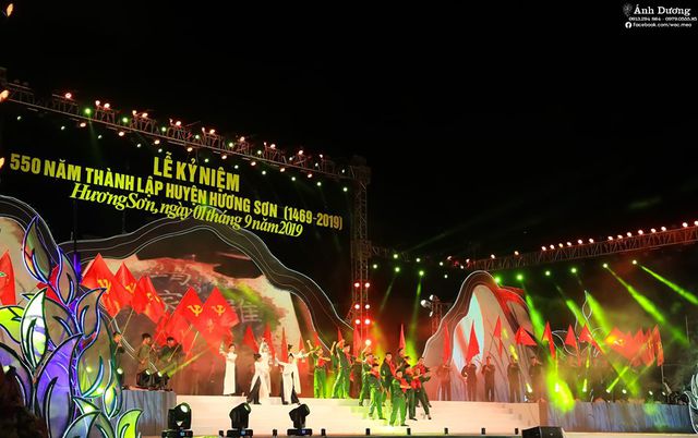 Hương Sơn: “Thành phố” mộng mơ bên con sông Ngàn Phố - Ảnh 4. Hương Sơn: “Thành phố” mộng mơ bên con sông Ngàn Phố - Ảnh 4.