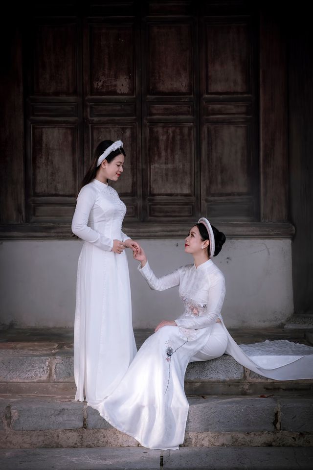 NSƯT Chiều Xuân và con gái út đẹp dịu dàng trong tà áo dài - Ảnh 4. NSƯT Chiều Xuân và con gái út đẹp dịu dàng trong tà áo dài - Ảnh 4.