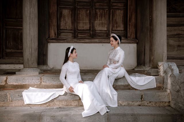 NSƯT Chiều Xuân và con gái út đẹp dịu dàng trong tà áo dài - Ảnh 5. NSƯT Chiều Xuân và con gái út đẹp dịu dàng trong tà áo dài - Ảnh 5.