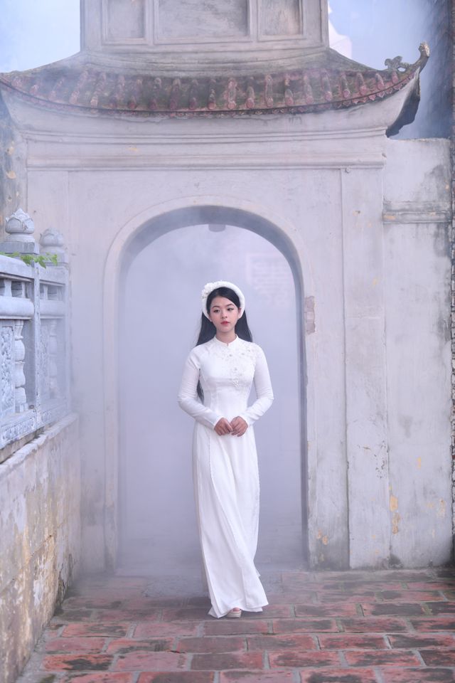NSƯT Chiều Xuân và con gái út đẹp dịu dàng trong tà áo dài - Ảnh 7. NSƯT Chiều Xuân và con gái út đẹp dịu dàng trong tà áo dài - Ảnh 7.